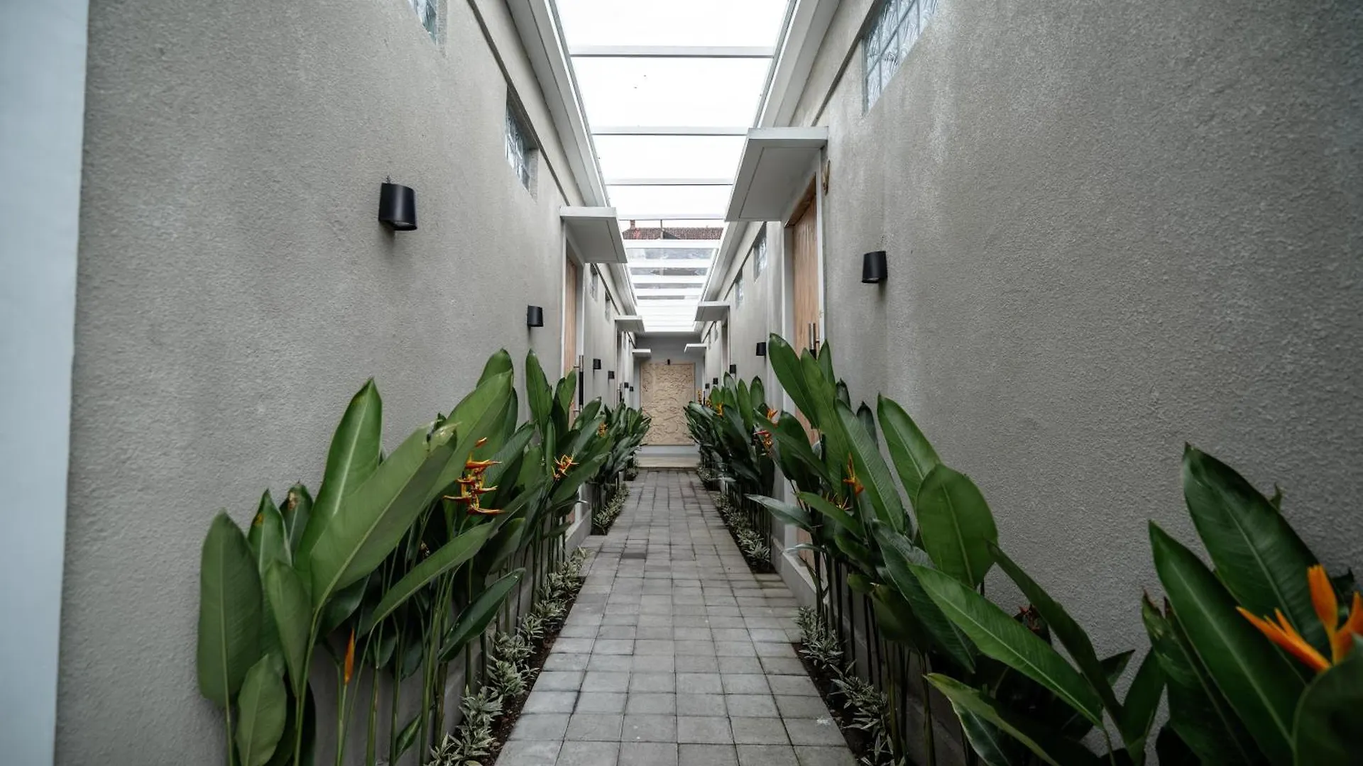 The Eight Villa & Rooms Bali - Seminyak Homestay szállás