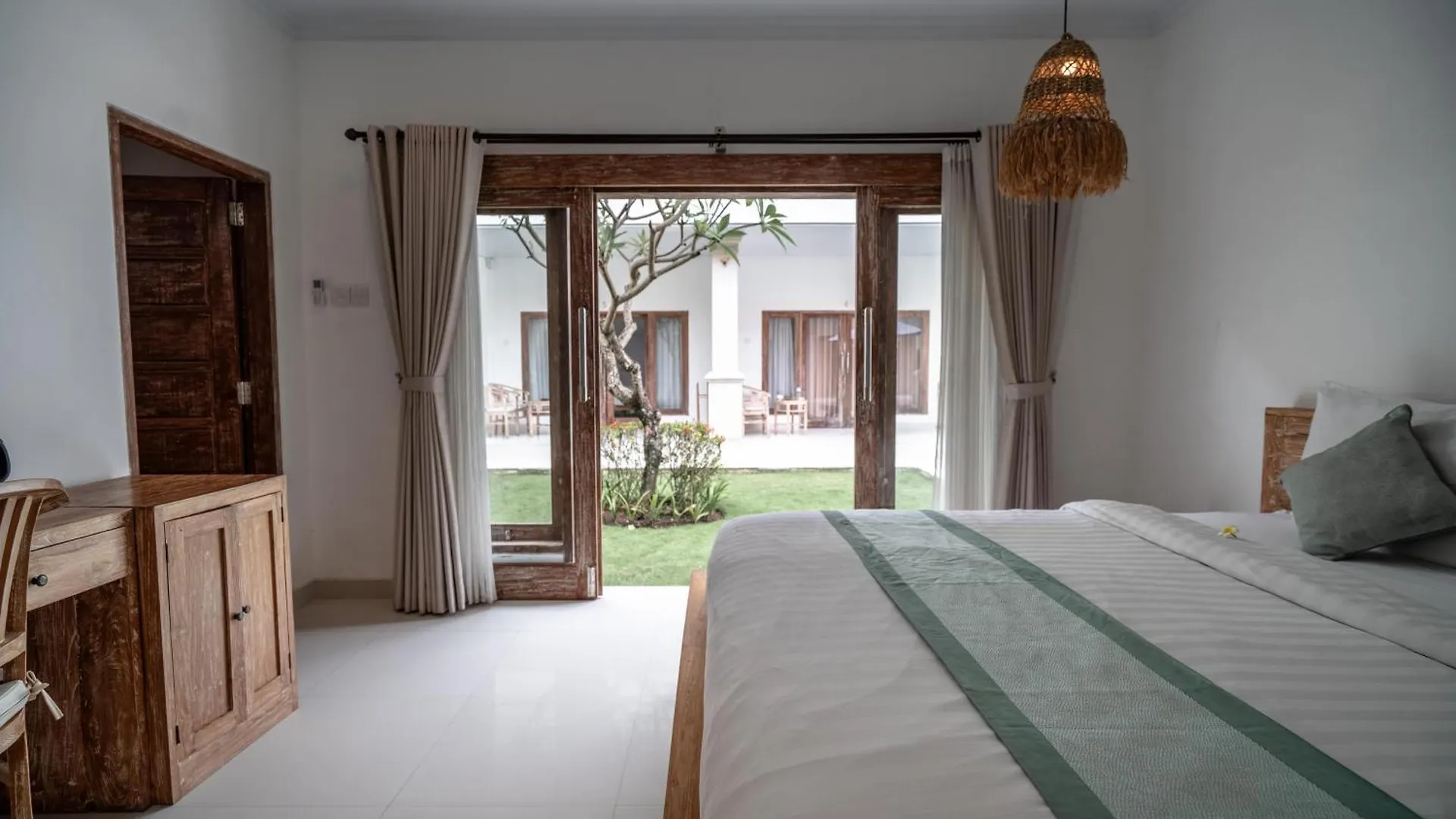 The Eight Villa & Rooms Bali - Seminyak